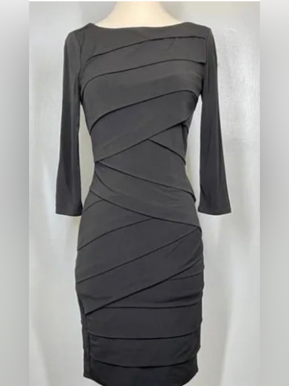 White House Black Market Bandage Style Instantly Slimming Dress Sz 2